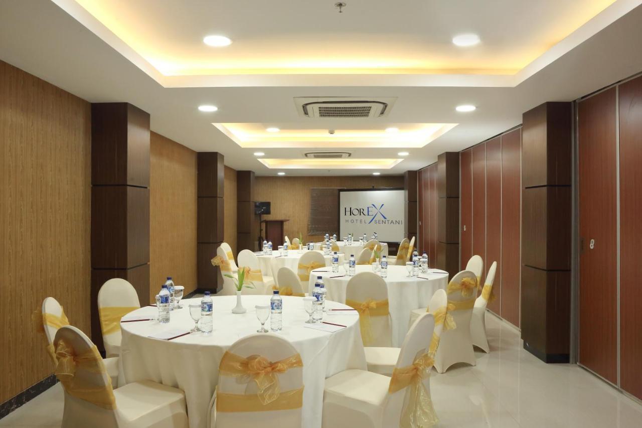 Horison Express Sentani Hotel Jayapura Ngoại thất bức ảnh