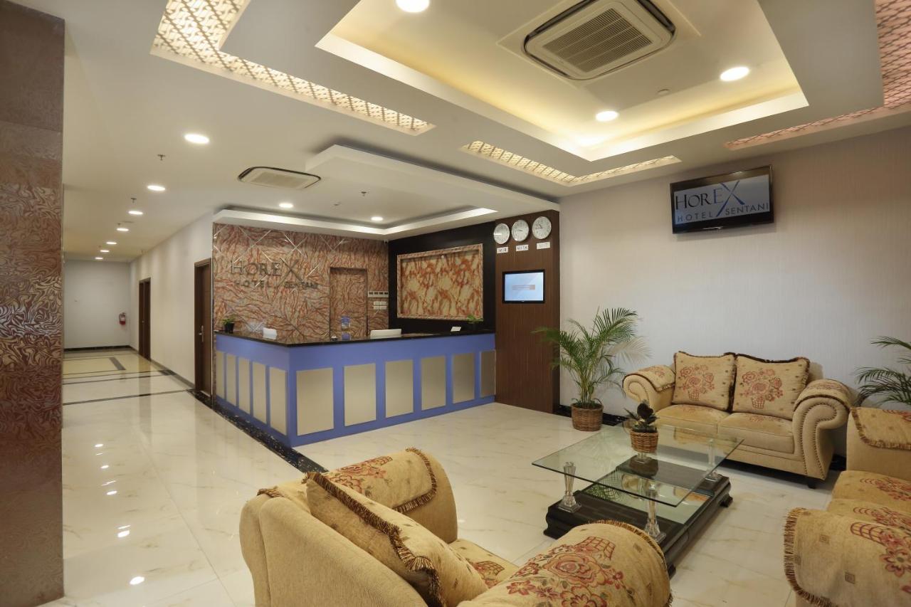 Horison Express Sentani Hotel Jayapura Ngoại thất bức ảnh
