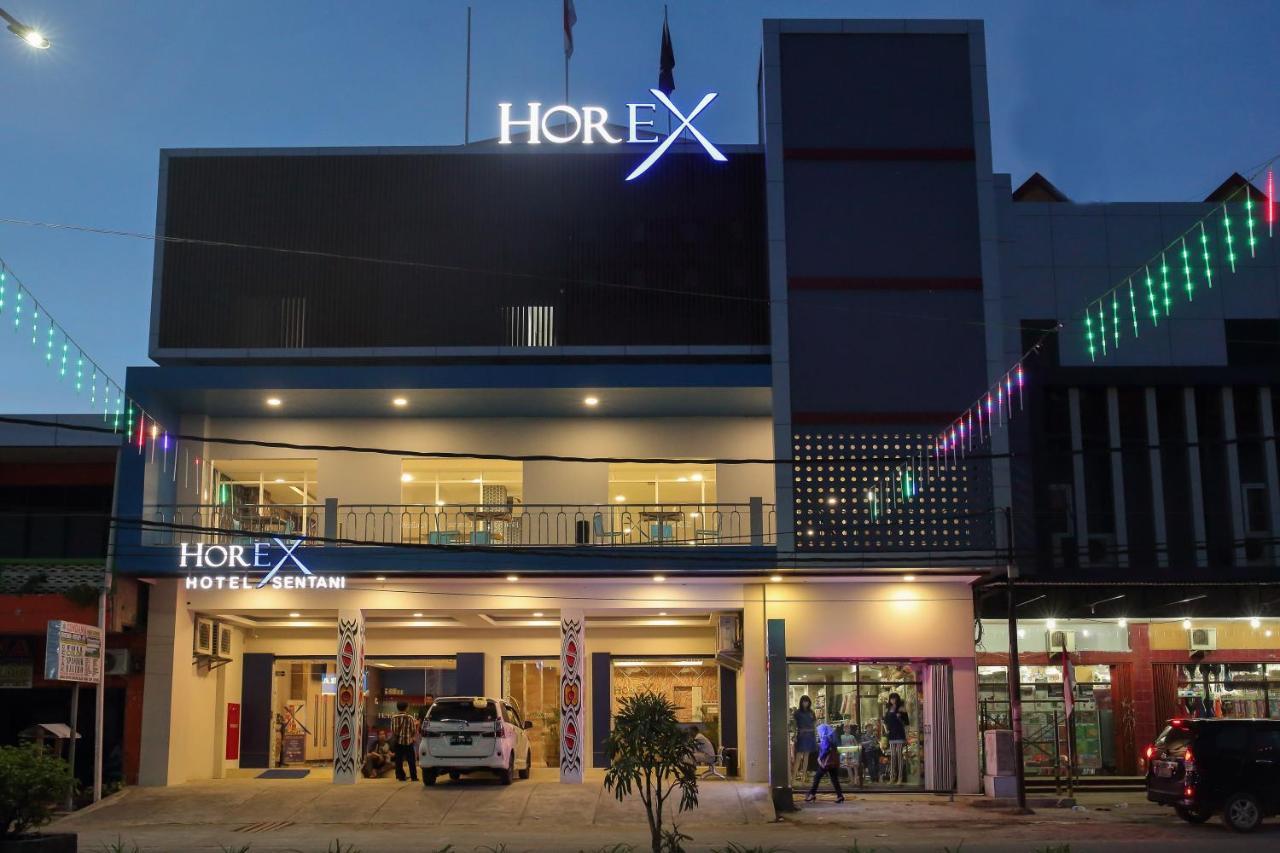 Horison Express Sentani Hotel Jayapura Ngoại thất bức ảnh