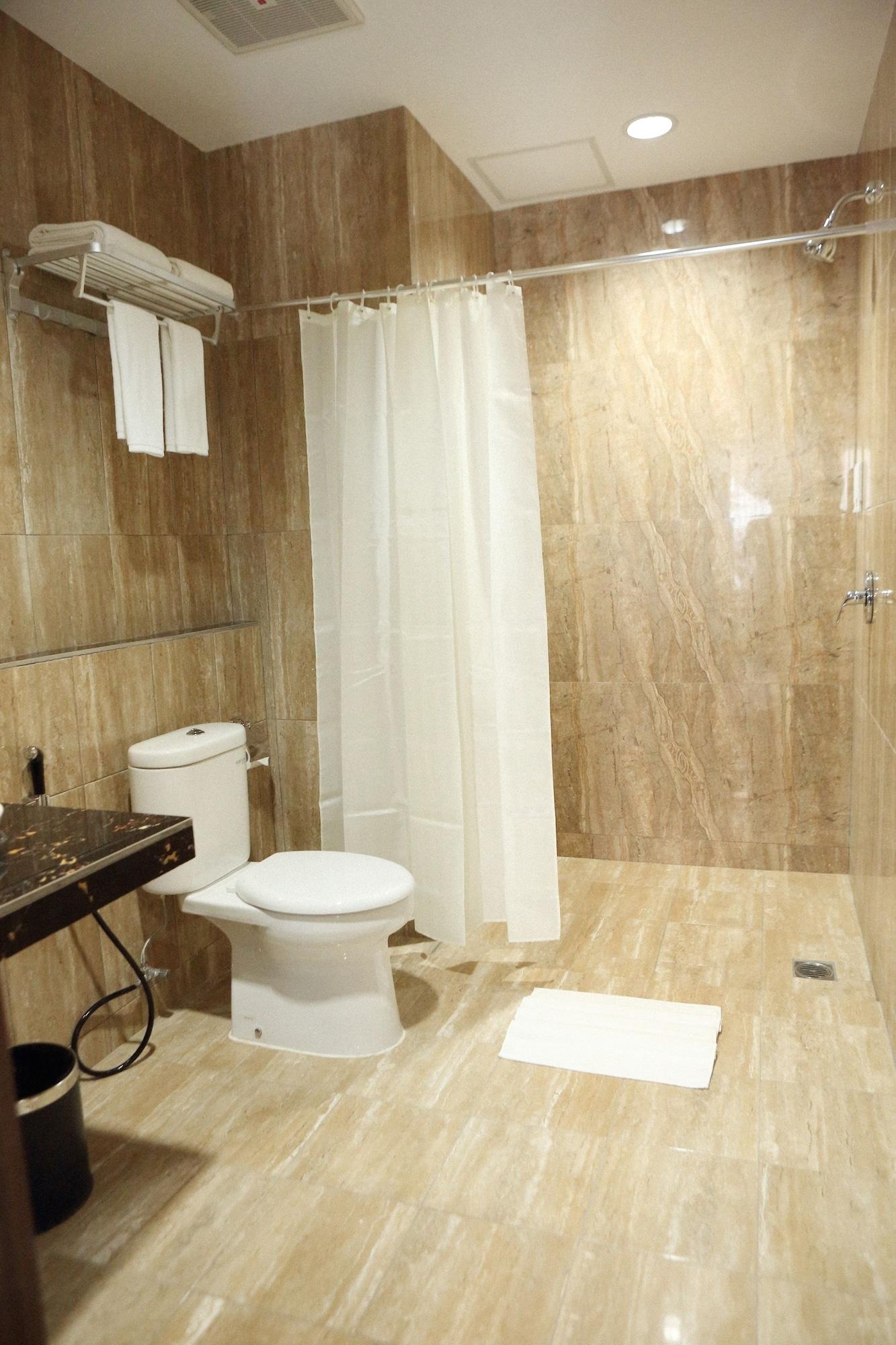 Horison Express Sentani Hotel Jayapura Ngoại thất bức ảnh