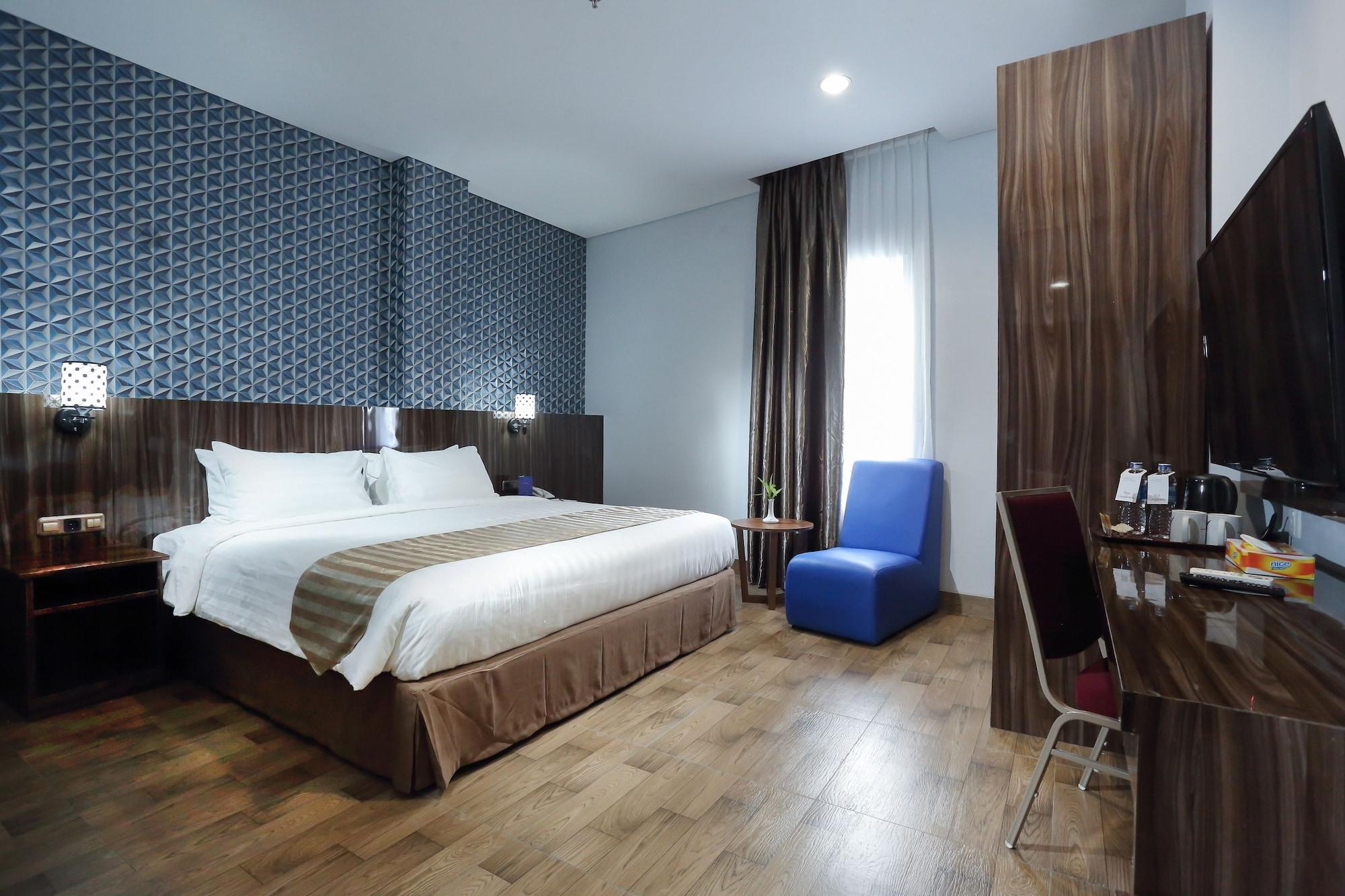 Horison Express Sentani Hotel Jayapura Ngoại thất bức ảnh
