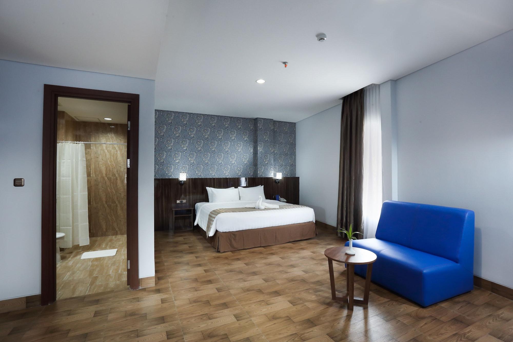Horison Express Sentani Hotel Jayapura Ngoại thất bức ảnh